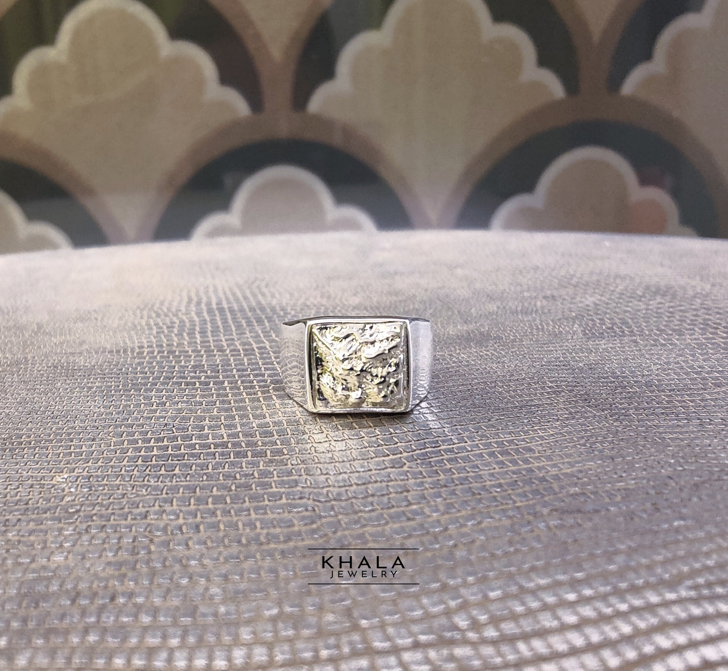 NOOR Signet Ring