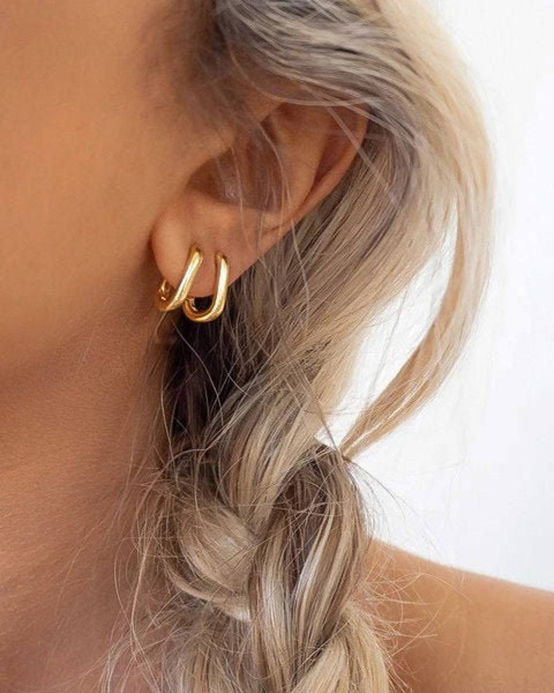 VILJA U-Hoop Earrings